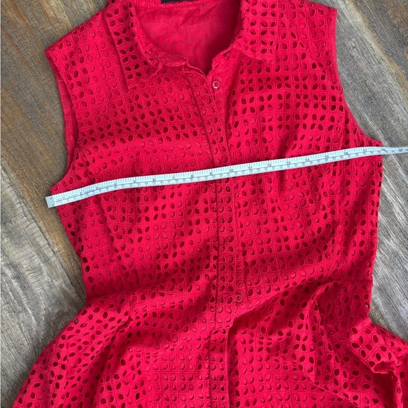 Carolina Herrera Red Eyelet Asymmetrical Shirt Dress size 6 - Picture 2 of 15